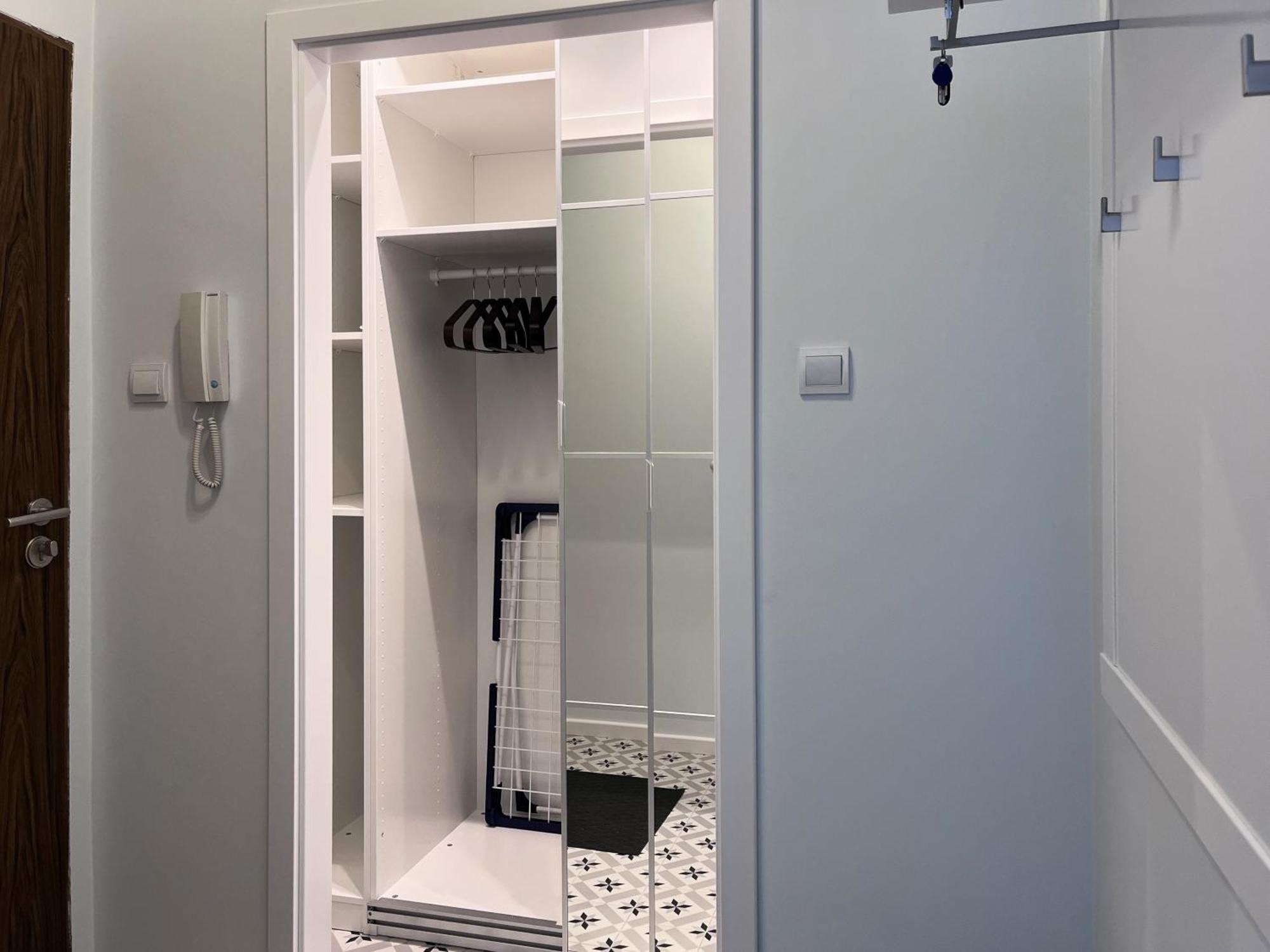 Apartament Metro Dzialdowska - Silent And Spacious